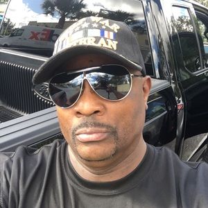 Meet your Posher, Johnathan